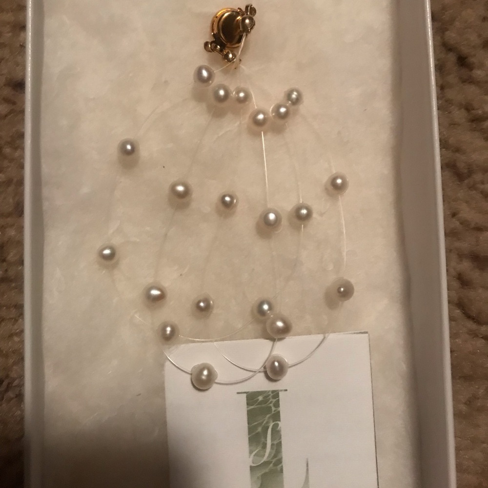 Lee Sands Floating Freshwater pearl set